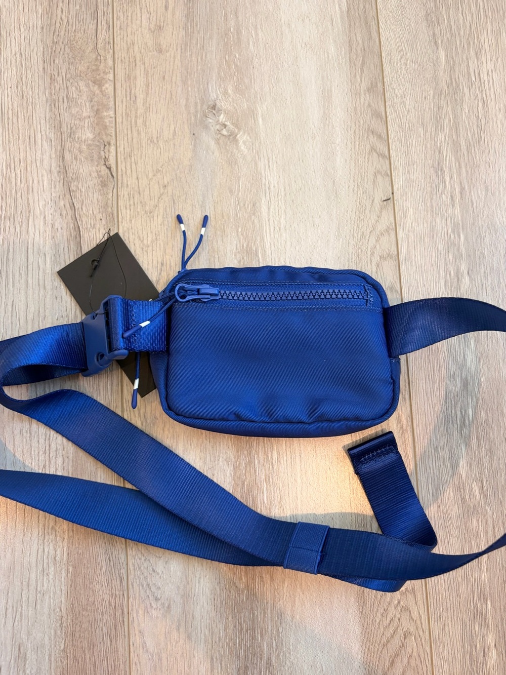 Fabletics Mini Fany Pack - Picture 2 of 2